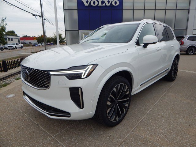 2026 Volvo XC90 Plus's photo