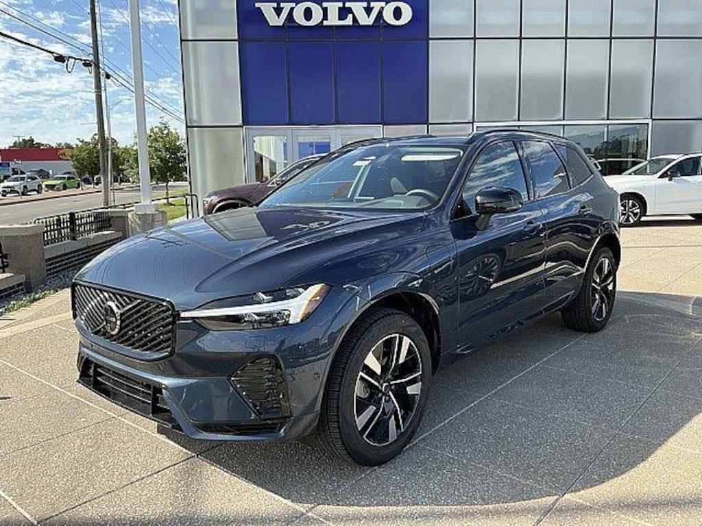 New 2026 Volvo XC60 plug-in hybrid T8 Plus SUV