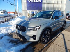 2025 Volvo XC40 B5 Plus Dark Theme AWD SUV