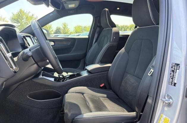 Used 2023 Volvo C40 Plus with VIN YV4ED3GL6P2052000 for sale in Overland Park, KS