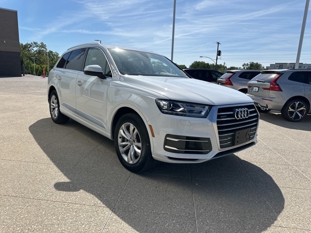 Used 2019 Audi Q7 Premium with VIN WA1AAAF74KD006482 for sale in Kansas City