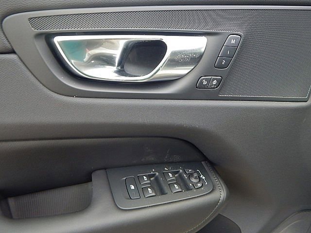 2025 Volvo XC60 Core - Photo 15