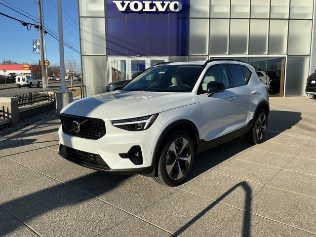 2026 Volvo XC40 Plus's photo