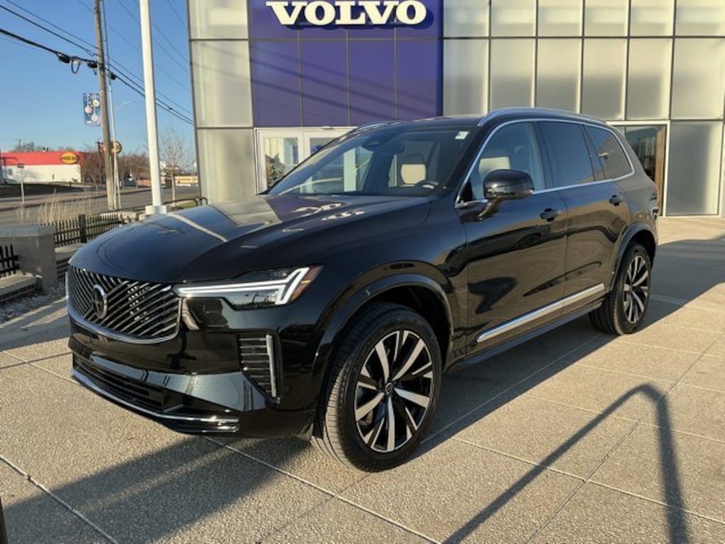 New 2026 Volvo XC90 B5 Core SUV