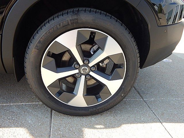 2026 Volvo XC40 Plus - Photo 11