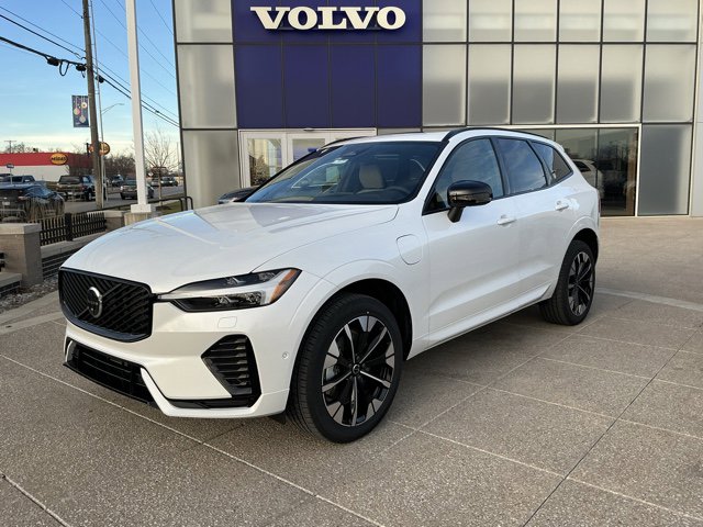 2026 Volvo XC60 Plus's photo