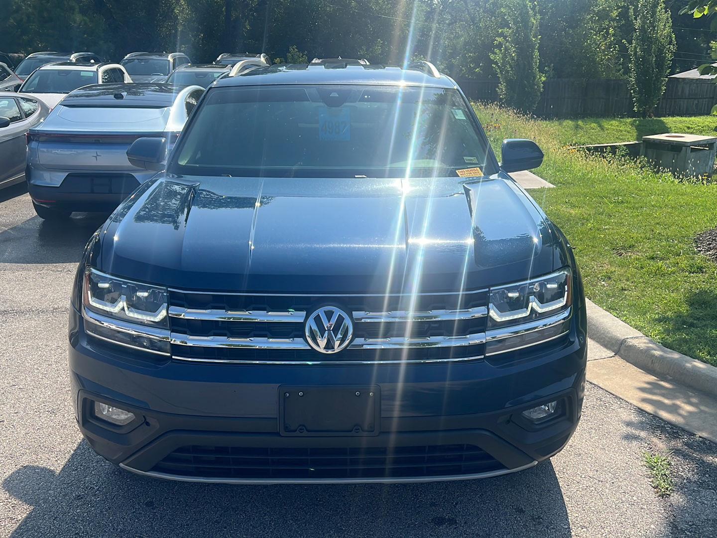 Used 2019 Volkswagen Atlas SE w/Tech with VIN 1V2WR2CA4KC564976 for sale in Kansas City