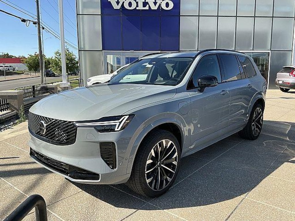 New 2026 Volvo XC90 plug-in hybrid T8 Ultra Dark Theme 6-Seater SUV