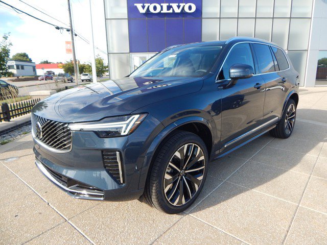 2026 Volvo XC90 Plus's photo