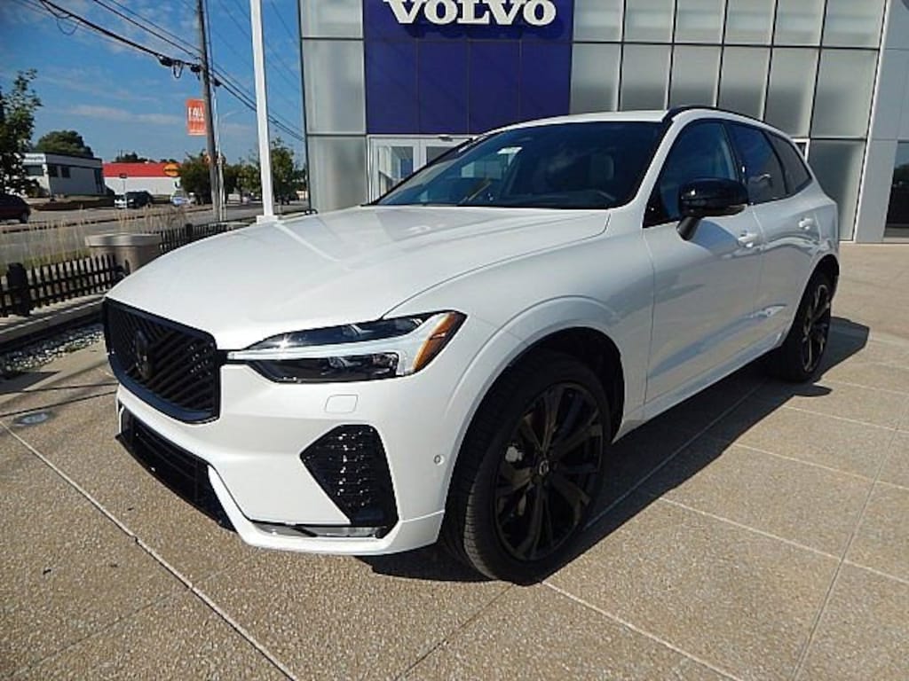 New 2026 Volvo XC60 B5 Ultra Black Edition SUV