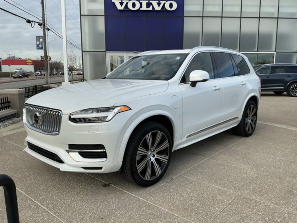 Used 2024 Volvo XC90 Recharge Plug-In Hybrid Ultimate Bright Theme T8 eAWD PHEV Ultimate Bright Theme 7P