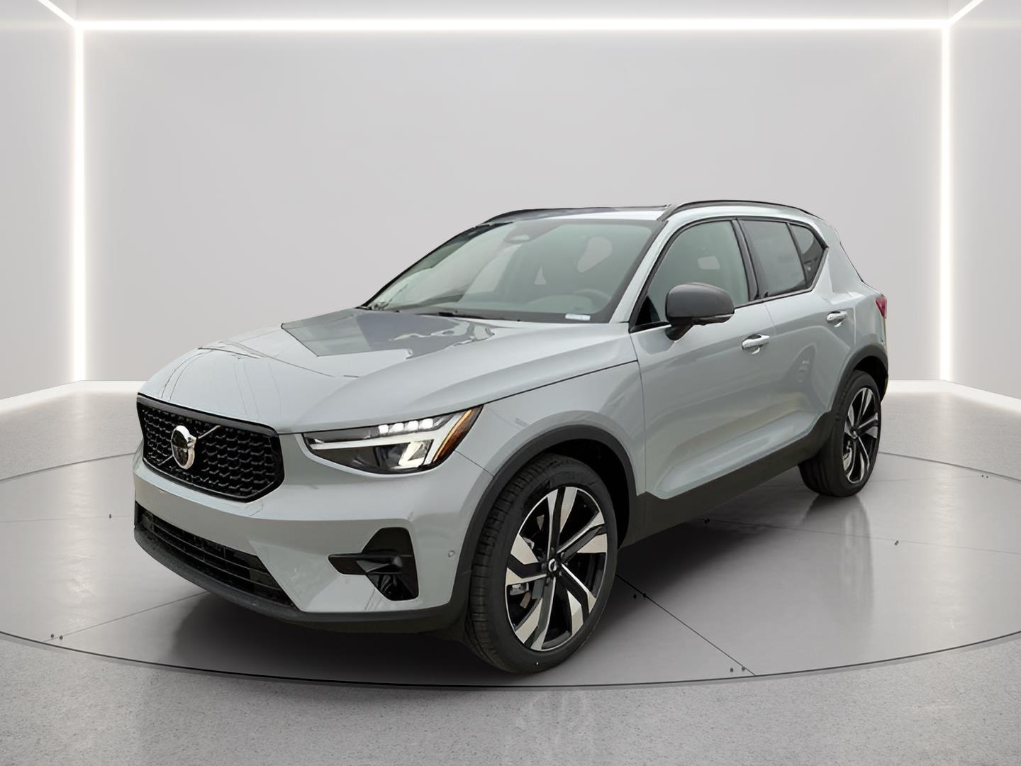 2026 Volvo XC40 Plus