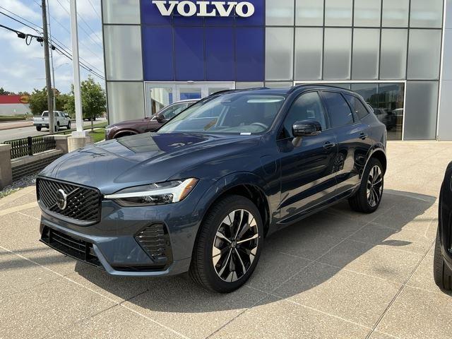 2026 Volvo XC60 T8 Plus Dark AWD's photo