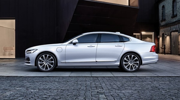 PremierVolvo_BlogArticleImages_600x335_S90_May.png