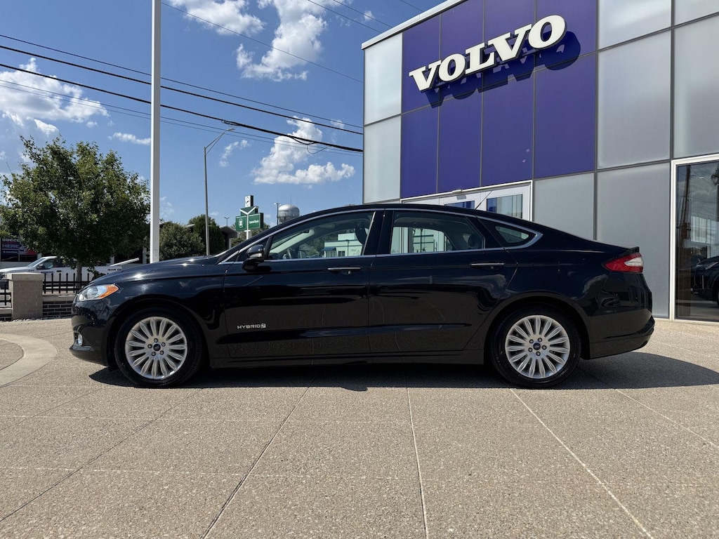 Used 2016 Ford Fusion SE Hybrid Sedan