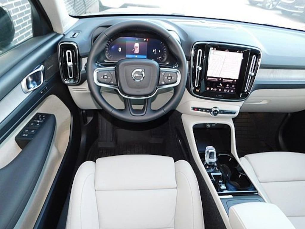 New 2026 Volvo XC40 B5 Ultra SUV