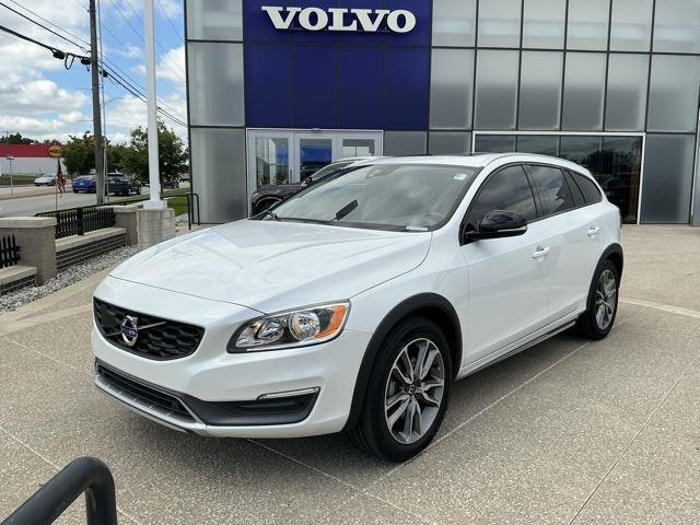 2016 Volvo V60 T5 Cross Country AWD's photo