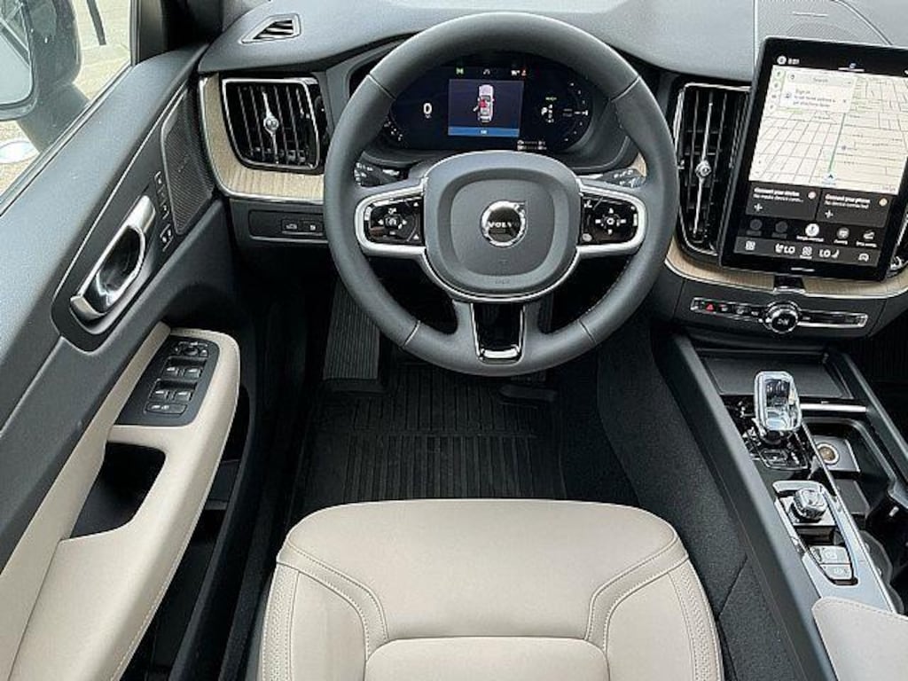 New 2026 Volvo XC60 plug-in hybrid T8 Plus SUV