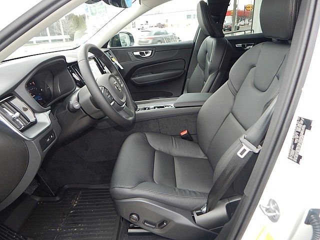 2025 Volvo XC60 Core - Photo 14