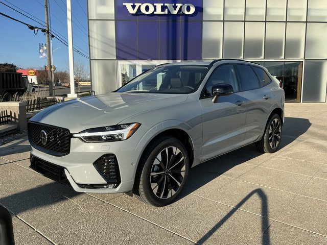 2026 Volvo XC60 Plus's photo