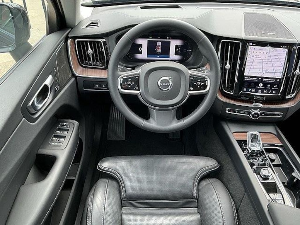 Certified 2024 Volvo XC60 Recharge Plug-In Hybrid Ultimate Dark Theme SUV