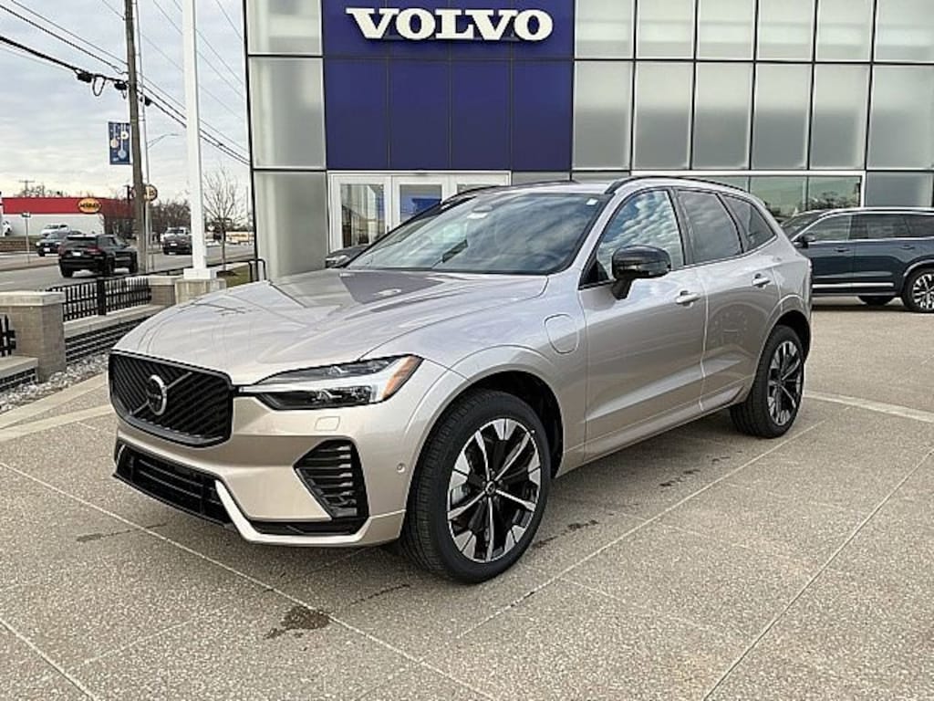 New 2026 Volvo XC60 plug-in hybrid T8 Plus SUV