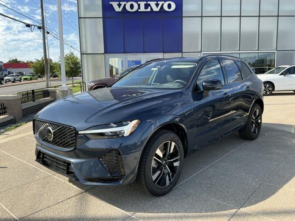 New 2026 Volvo XC60 plug-in hybrid T8 Plus SUV