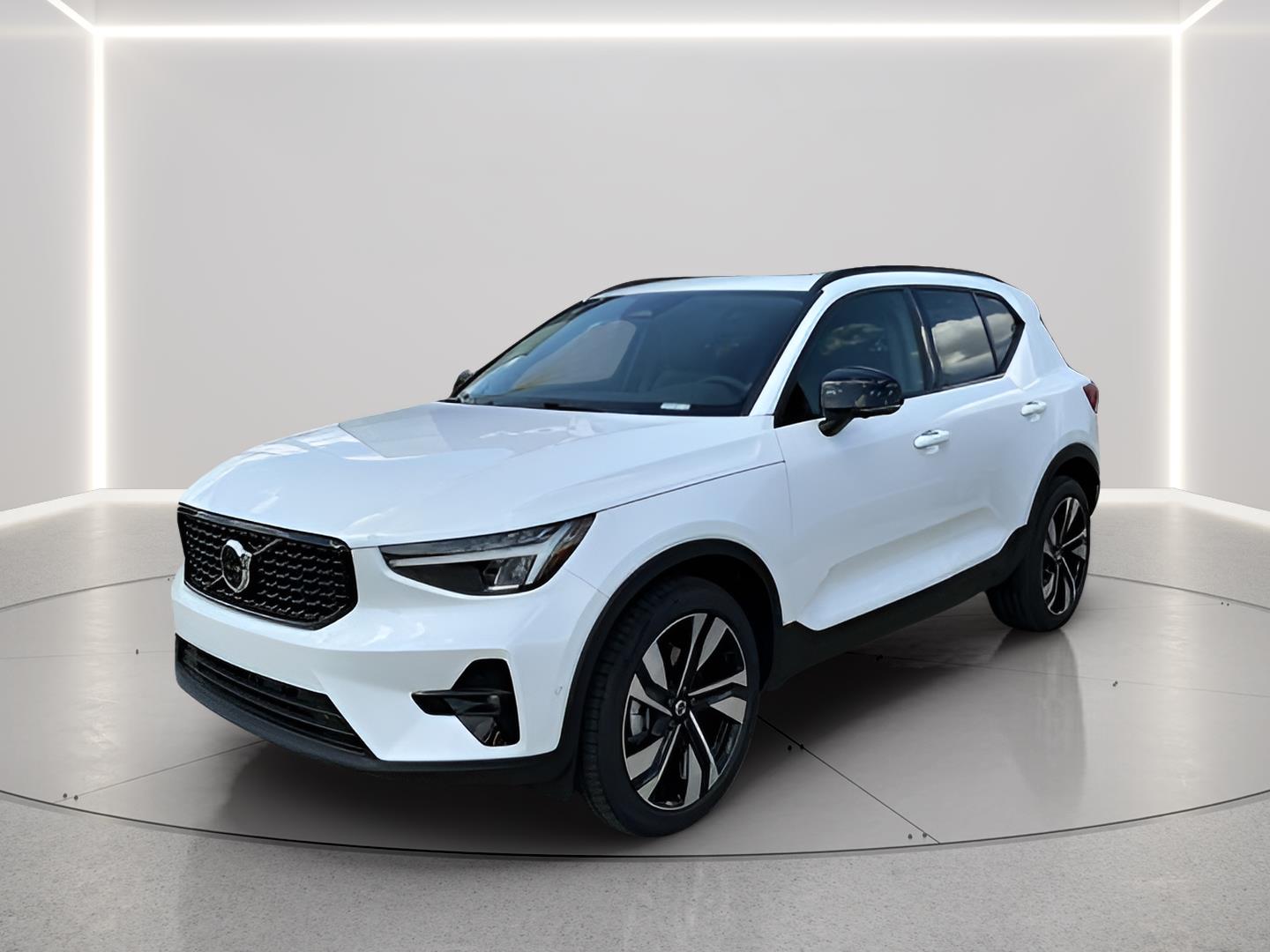 2026 Volvo XC40 Plus