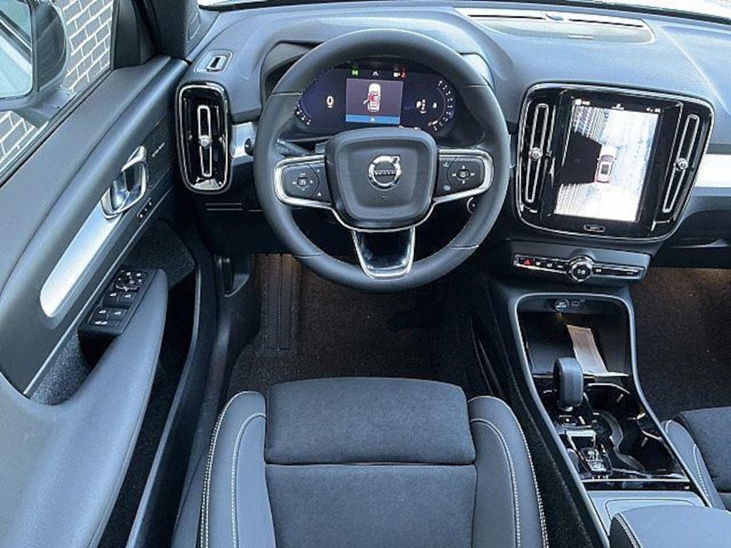New 2026 Volvo XC40 B5 Ultra Black Edition SUV