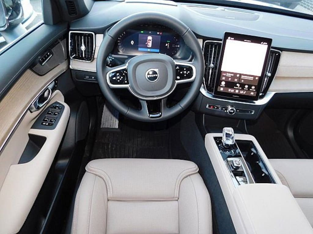 New 2026 Volvo XC90 plug-in hybrid T8 Ultra 7-Seater SUV