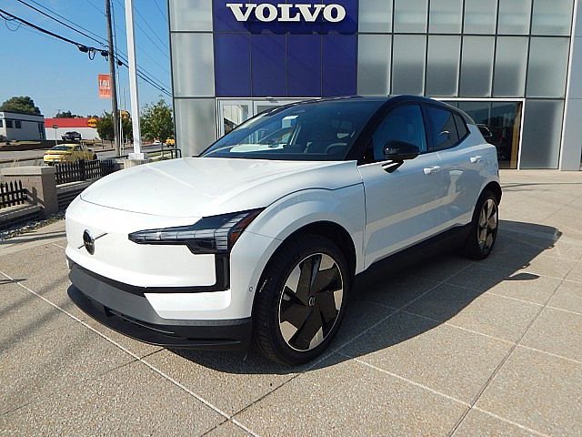 2025 Volvo EX30 Ultra photo 2
