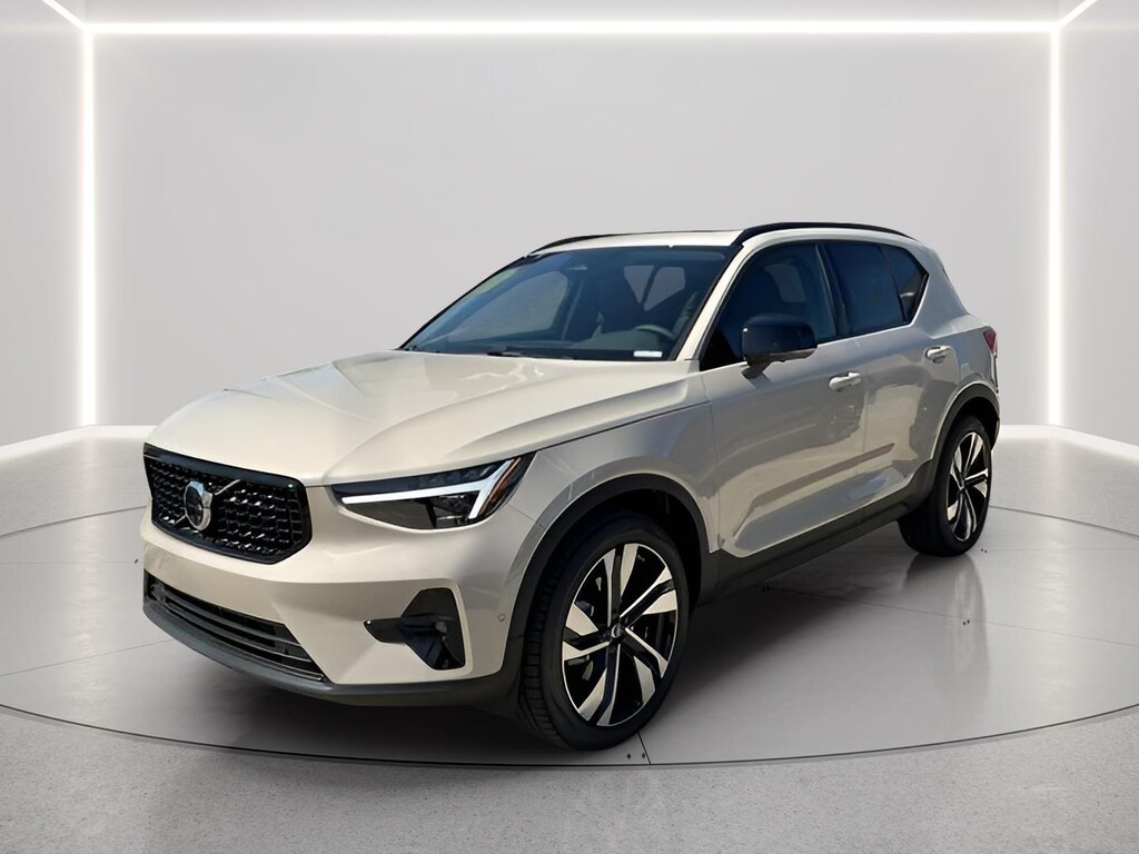 New 2026 Volvo XC40 B5 Ultra SUV