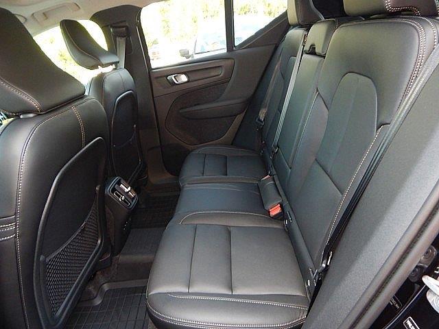 2026 Volvo XC40 Plus - Photo 12