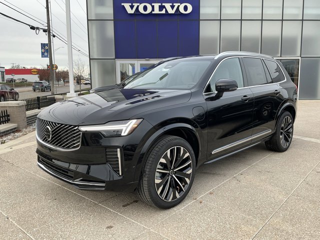 2026 Volvo XC90 Plus's photo