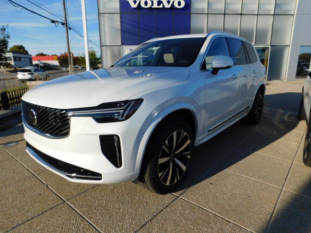 2026 Volvo XC90 Core's photo