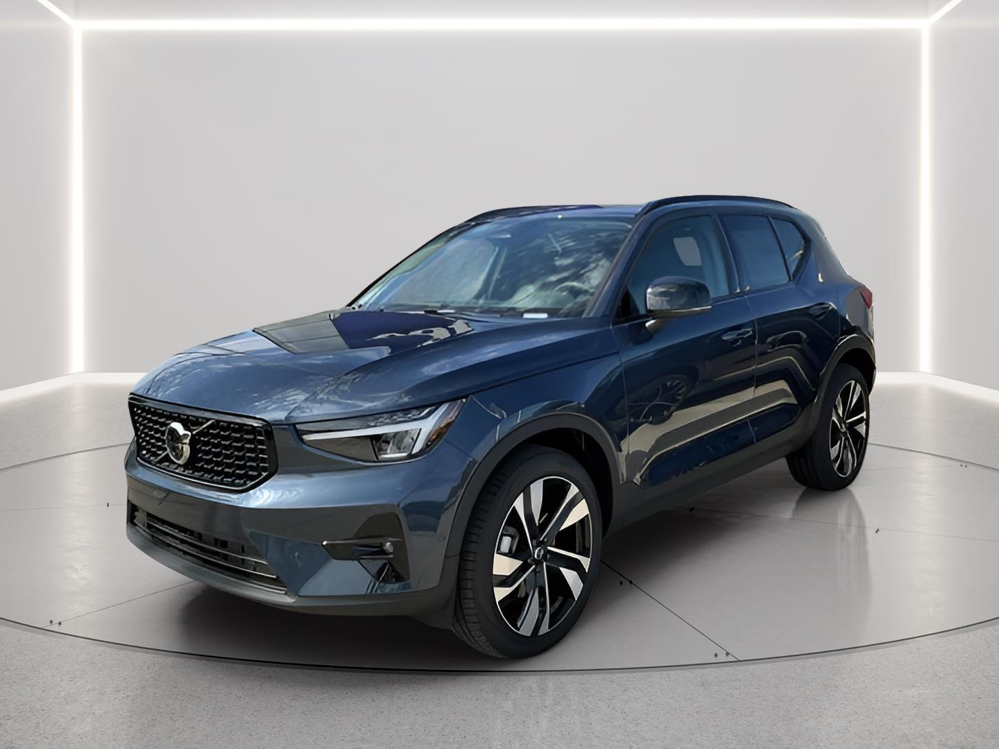 2026 Volvo XC40 Plus