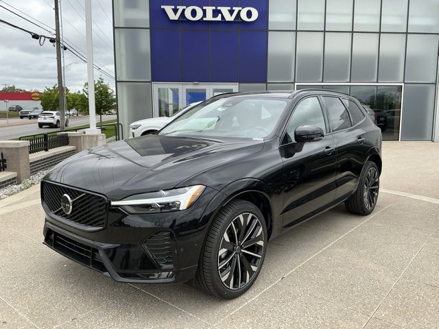 2026 Volvo XC60 B5 Ultra Dark AWD's photo