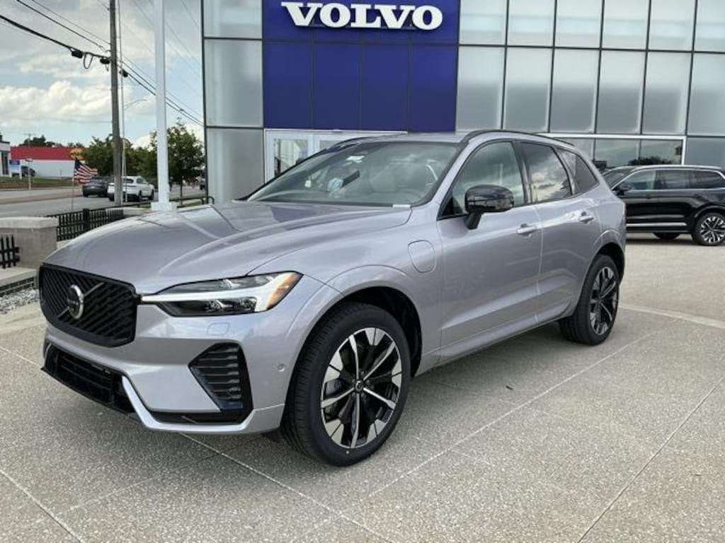 New 2026 Volvo XC60 plug-in hybrid T8 Plus SUV