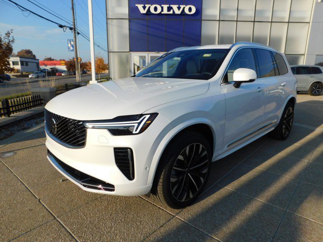 2026 Volvo XC90 Plus's photo