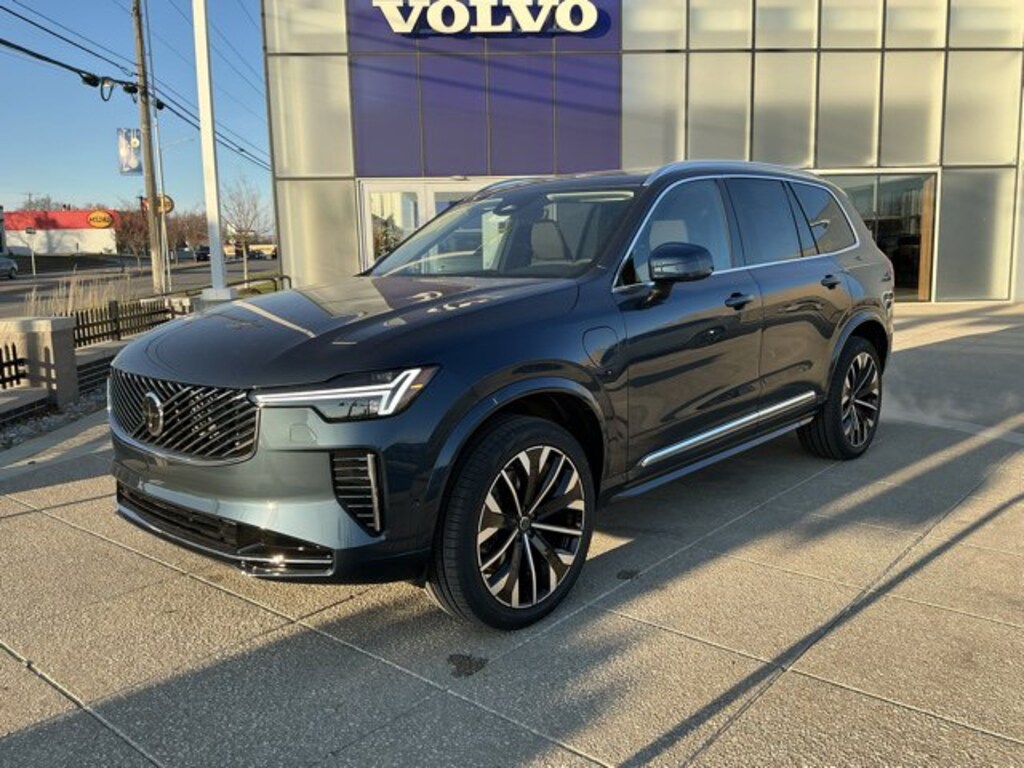 New 2026 Volvo XC90 plug-in hybrid T8 Plus 7-Seater SUV