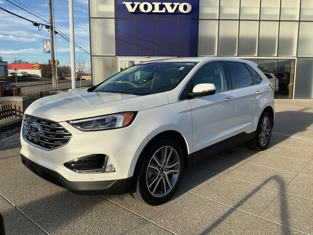 2024 Ford Edge Titanium's photo