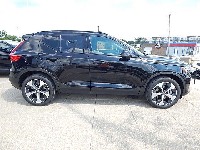 2026 Volvo XC40 Plus - Photo 6