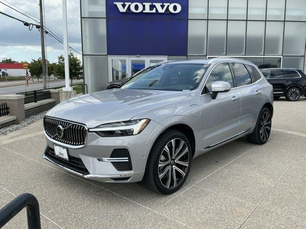 Certified 2023 Volvo XC60 Recharge Plug-In Hybrid Ultimate Bright Theme SUV