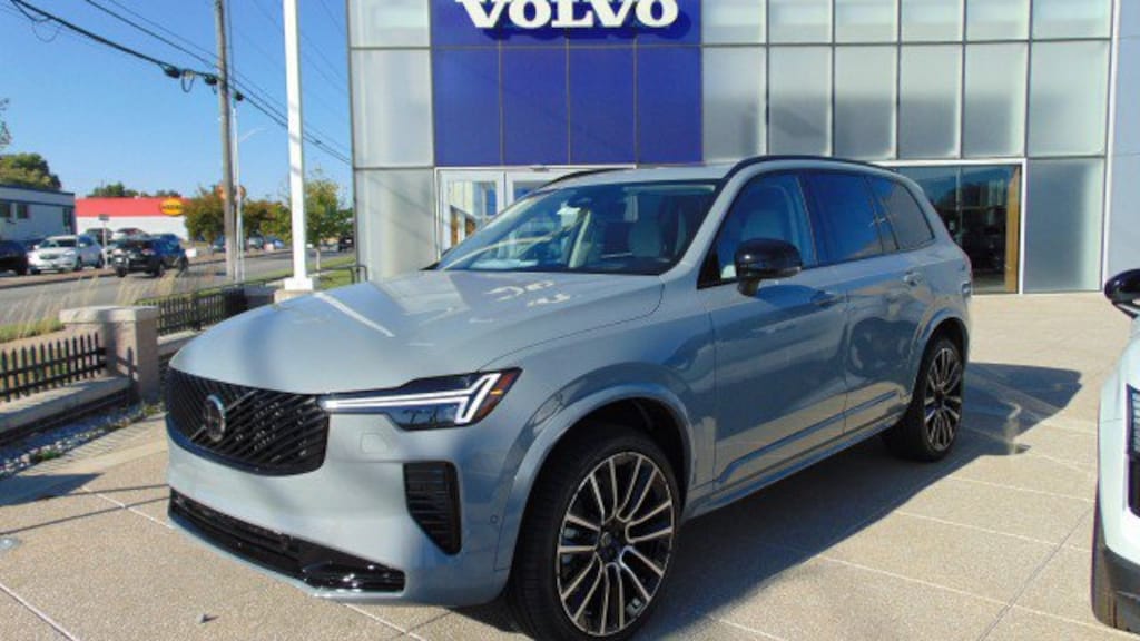 New 2026 Volvo XC90 B6 Ultra Dark Theme 6-Seater SUV