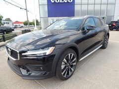 New 2025 Volvo V60 Cross Country B5 Ultra AWD Wagon for Sale in Overland Park, KS