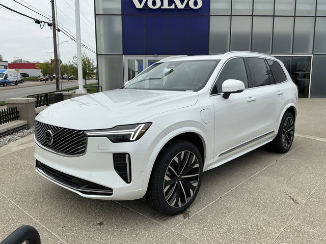 2026 Volvo XC90 T8 Recharge Ultra Bright 4WD's photo