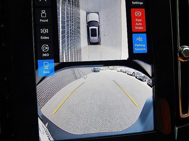 2026 Volvo XC40 Plus - Photo 21