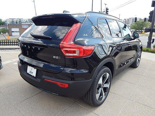 2026 Volvo XC40 Plus - Photo 5