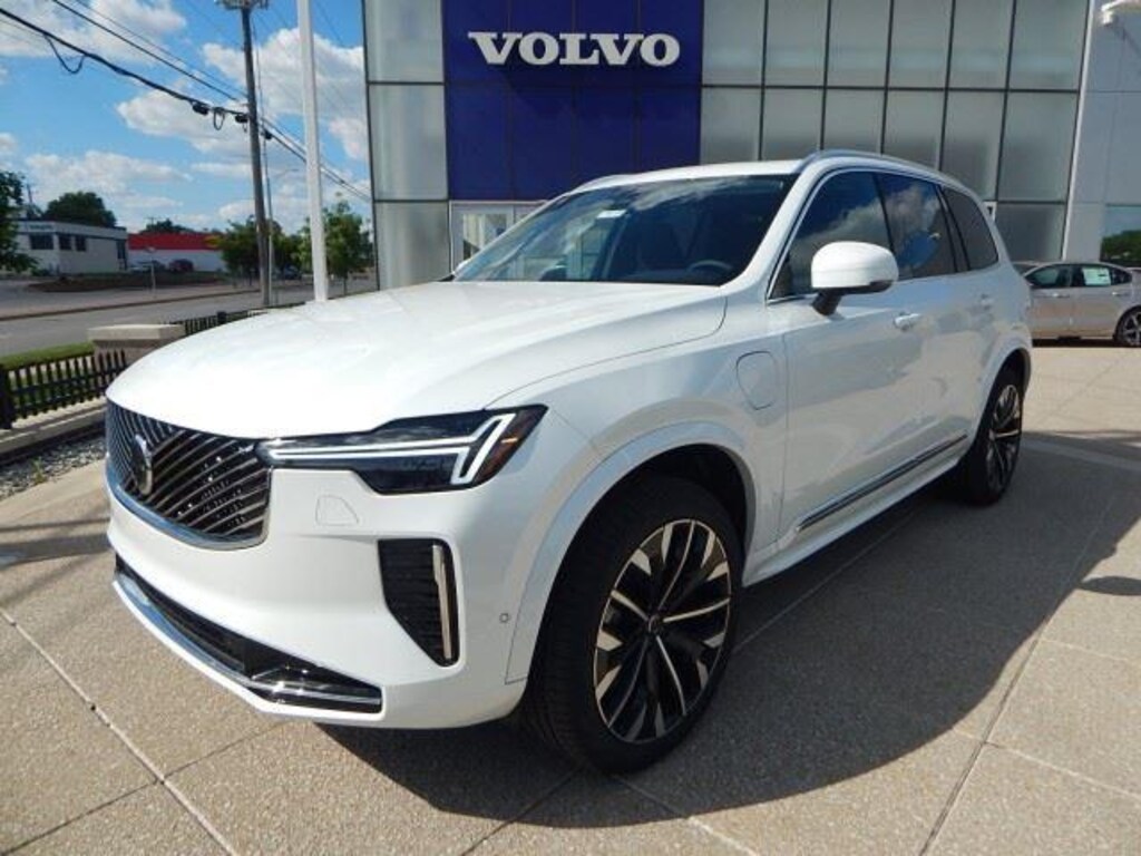 Certified 2025 Volvo XC90 Plug-In Hybrid Plus SUV