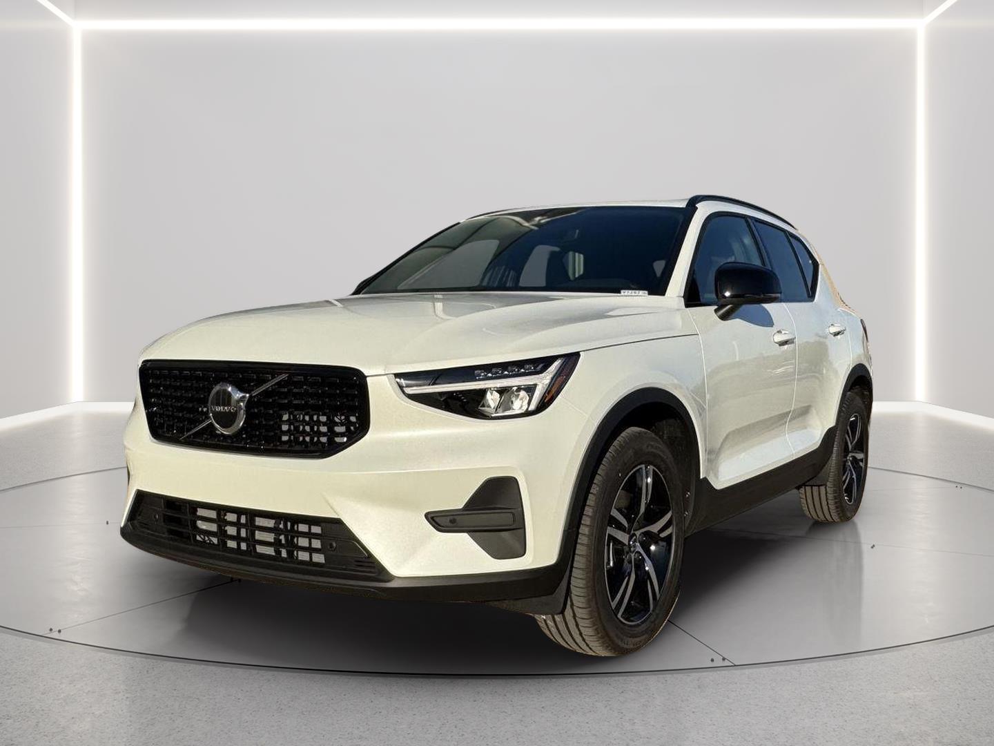 2026 Volvo XC40 Core